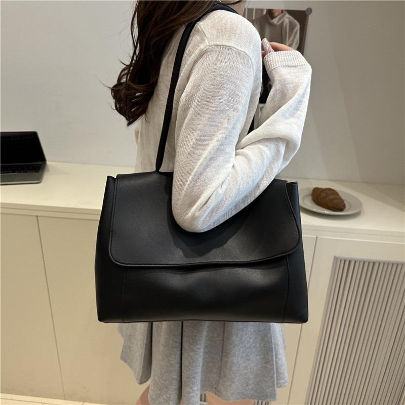 High Value Large Bag Women's Bag Summer New Trendy Large Capacity Handbag Retro Commuter Tote Bag