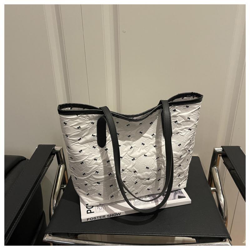 A Large-capacity Women's Fashionable Tote Single-shoulder Bag with A Fresh and Light Printed Bow
