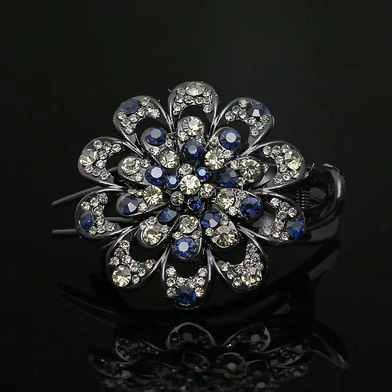 Retro Bun Hairpin with Three Teeth for Gripping. Fashionable Style Flower-shaped Three-toothed Duckbill Hairpin.