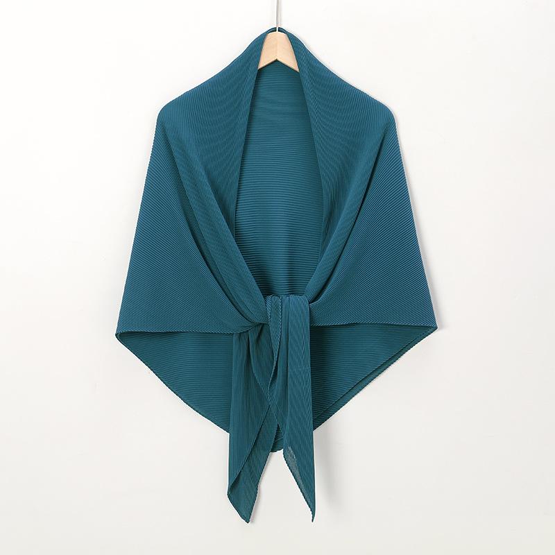 New solid color pearl chiffon wrinkled large square scarf fashionable Malaysia Indonesia solid color wrinkled headscarf scarf
