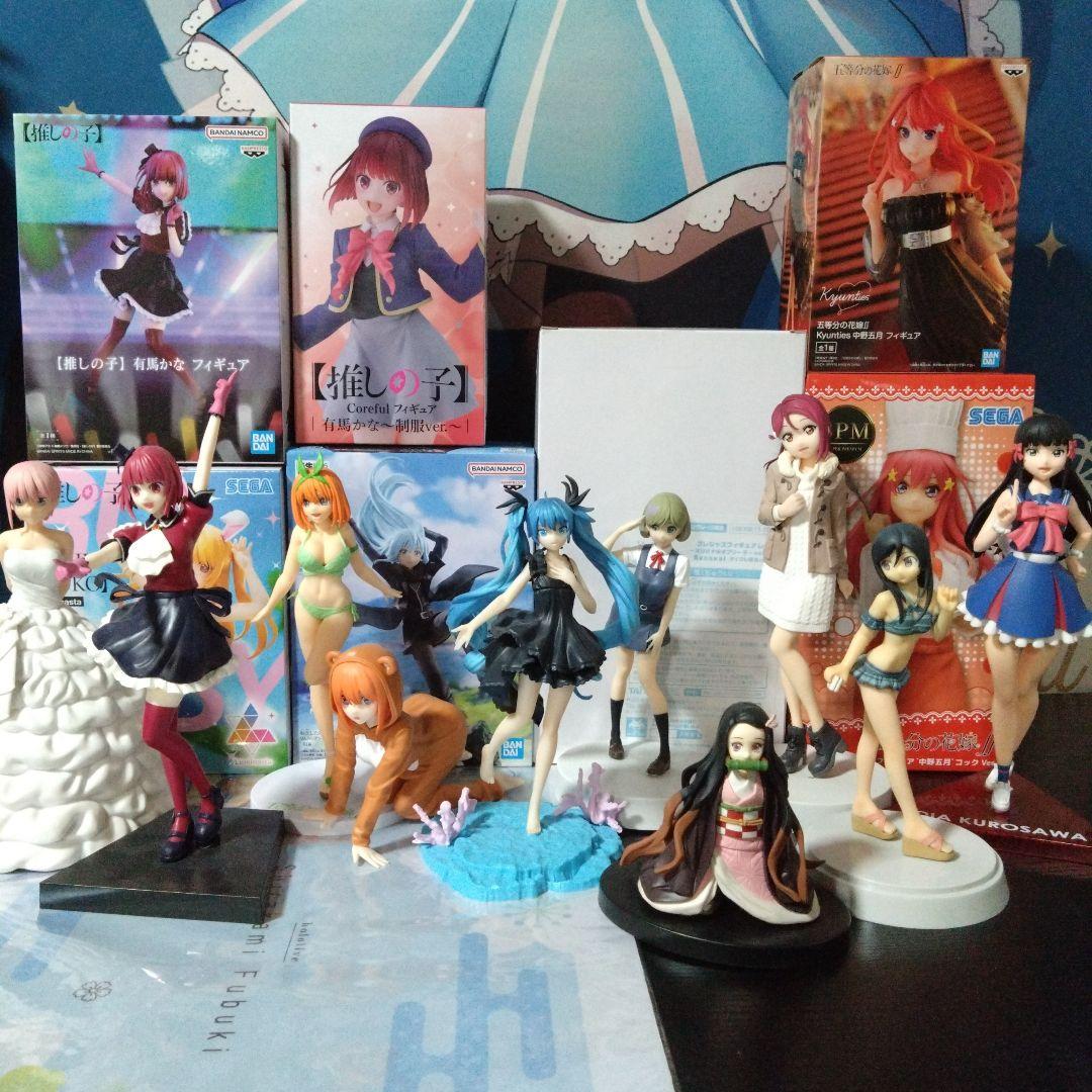 

[USED] 17 Beautiful Girl Figures