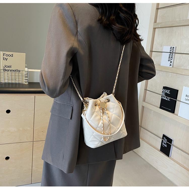IELGY Diamond Chain Bag Fashionable All-Match High-End Sense One-Shoulder Messenger Bucket