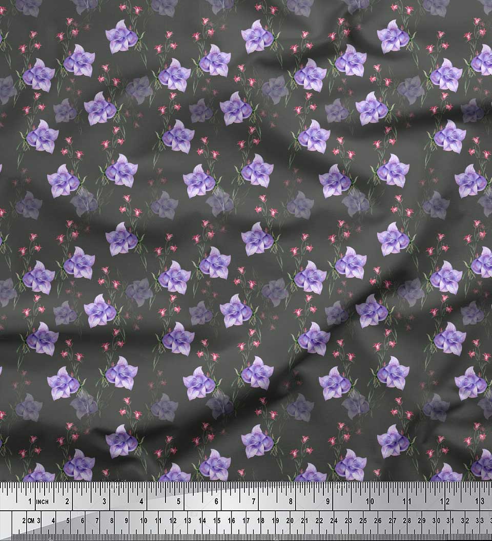 

Японська креп-атласна тканина Soimoi Green з дзвіночками. Тканина з квітковим декором із принтом, метр 42 дюйми 42 Inch Wide - Poly Crepe сірий