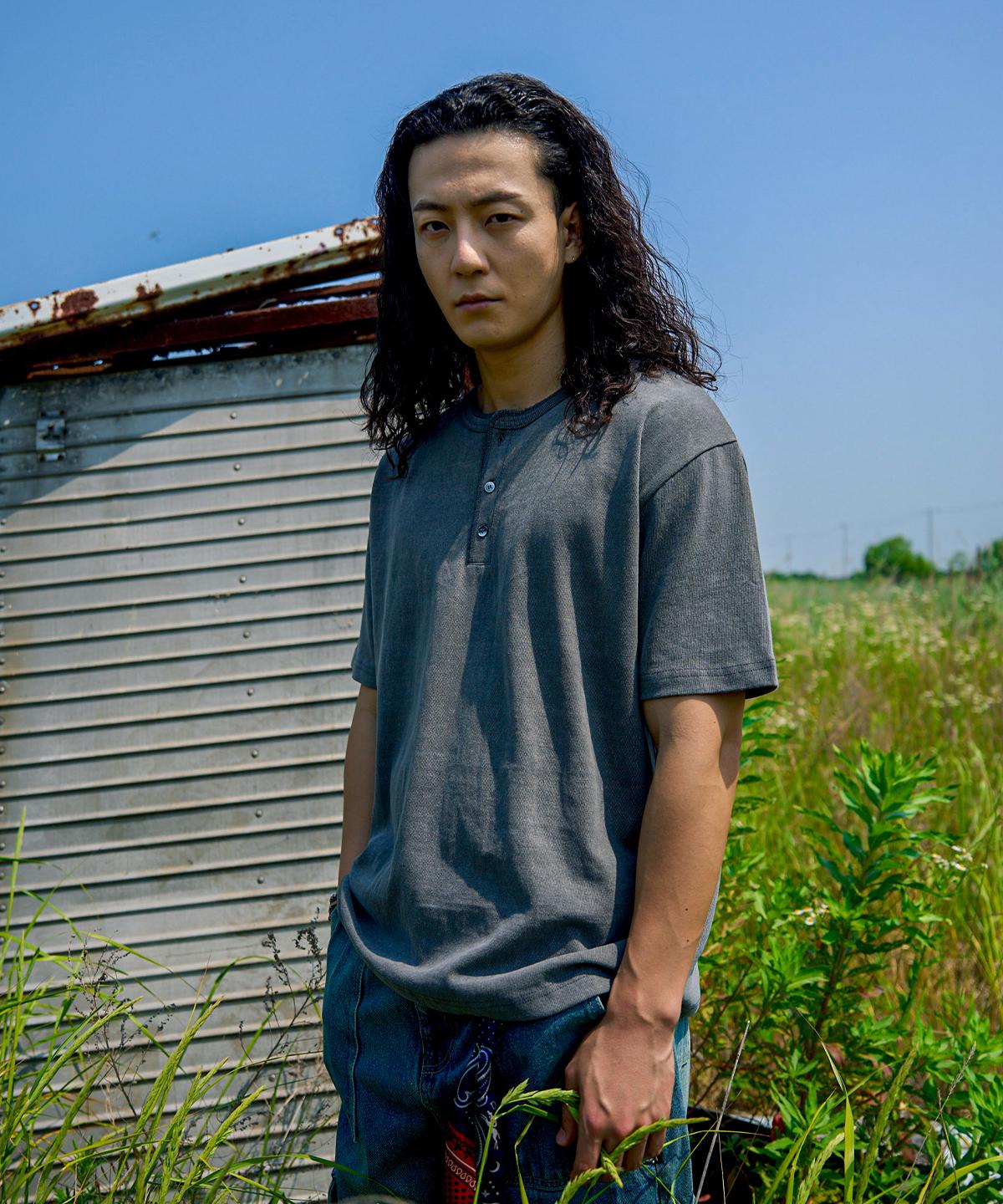 Fake Camper Vintage Henley Neck Short Sleeve T-Shirt [Chacoal] Chacoal/M
