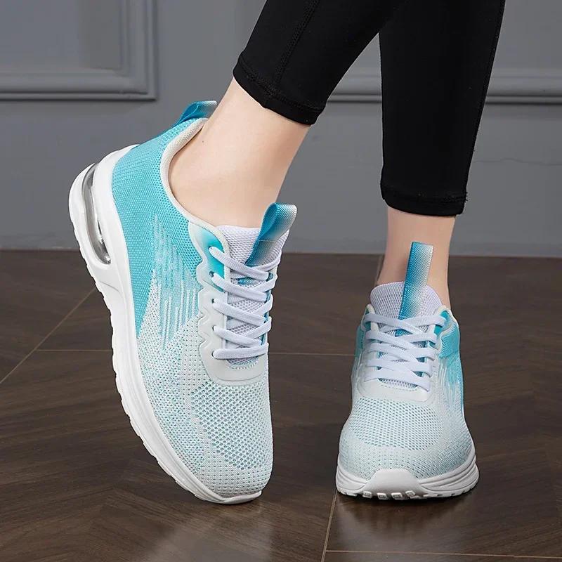 נעלי ספורט אופנתיות לנשים 2024 עם ריפוד רשת, גמישות גבוהה, נוחות ונושמות, נעלי ריצה, נעלי הליכה עם סוליה שטוחה