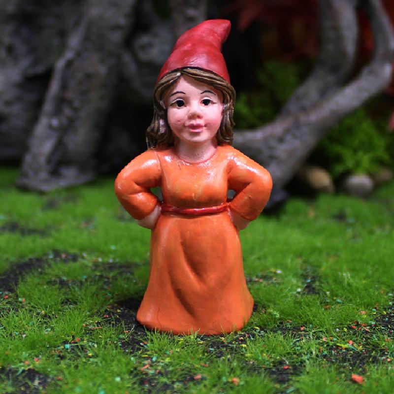 Resin Micro Landscape Gnome Figurine With Pig For Home Garden And Holiday Gift