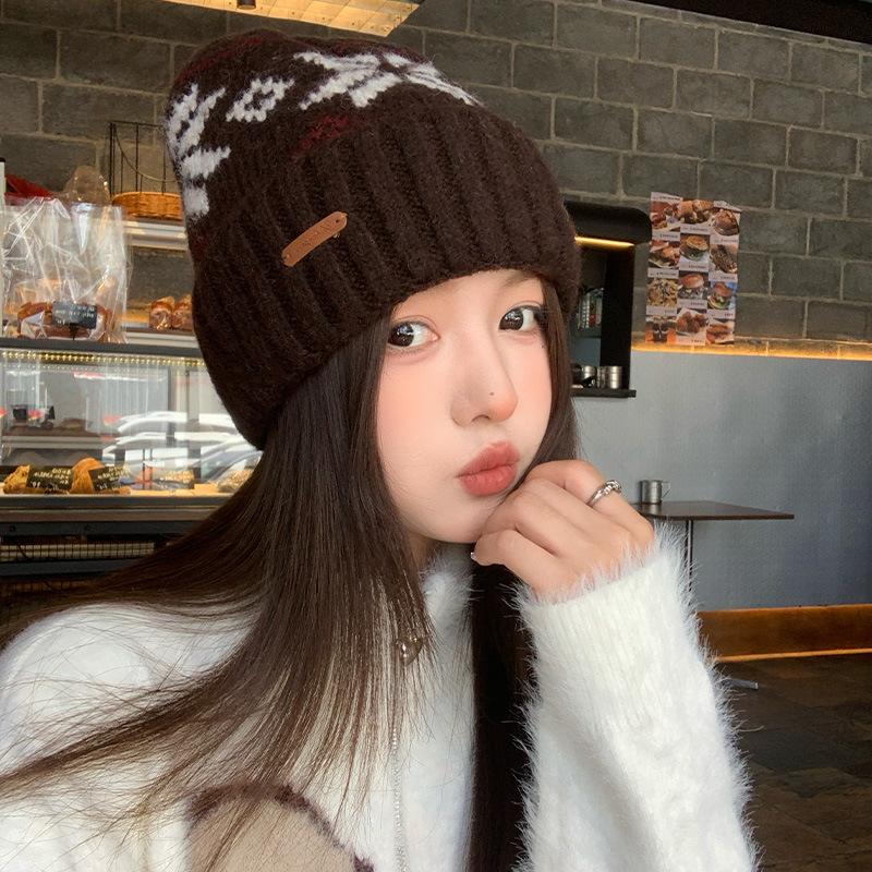 

Retro Fair Isle Style Jacquard Knitted Hat for Women In Autumn and Winter Face Showing Small Toe Cap Thickened Warm Ear Protection Woolen Hat M（56-58cm）