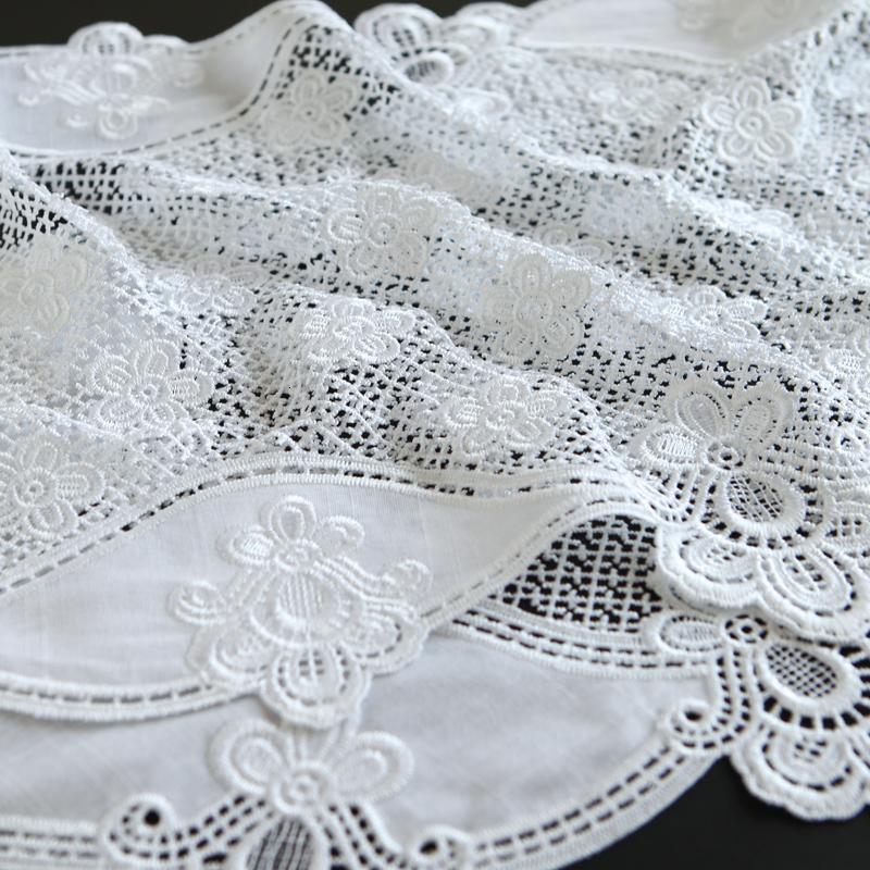Brittisk Stil Vit Enkel Mode Bomull Vattenlöslig Broderi Bordstablett Muggunderlägg Balkong Soffbordsmatta Bröllopsdekor