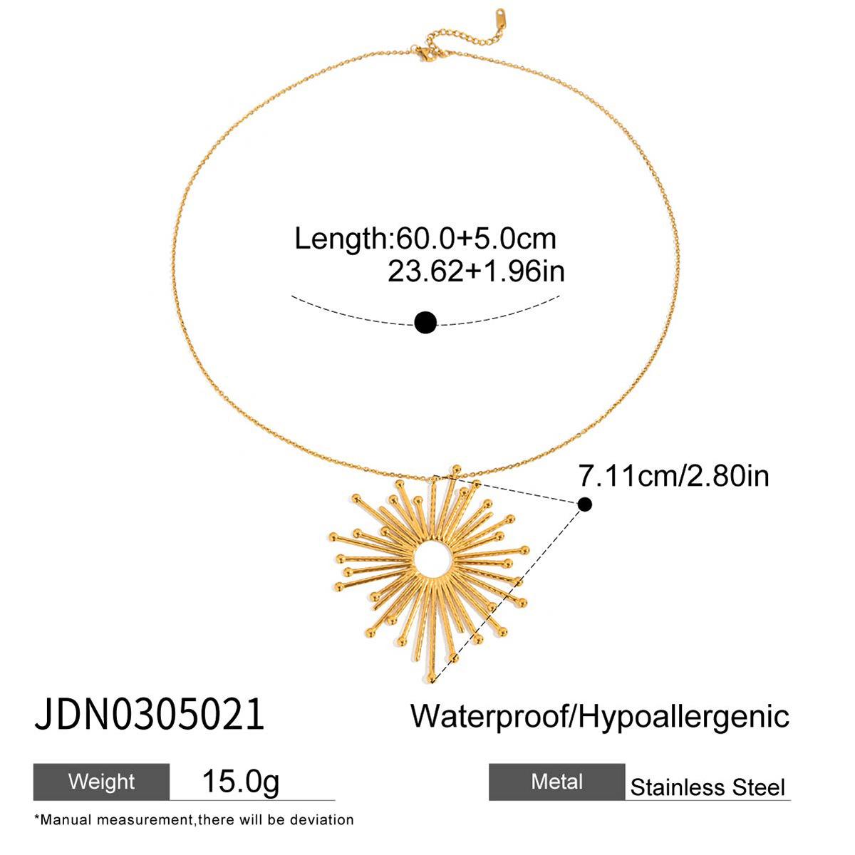 

Design vacation style 18K gold sun hollow pendant necklace jewelry