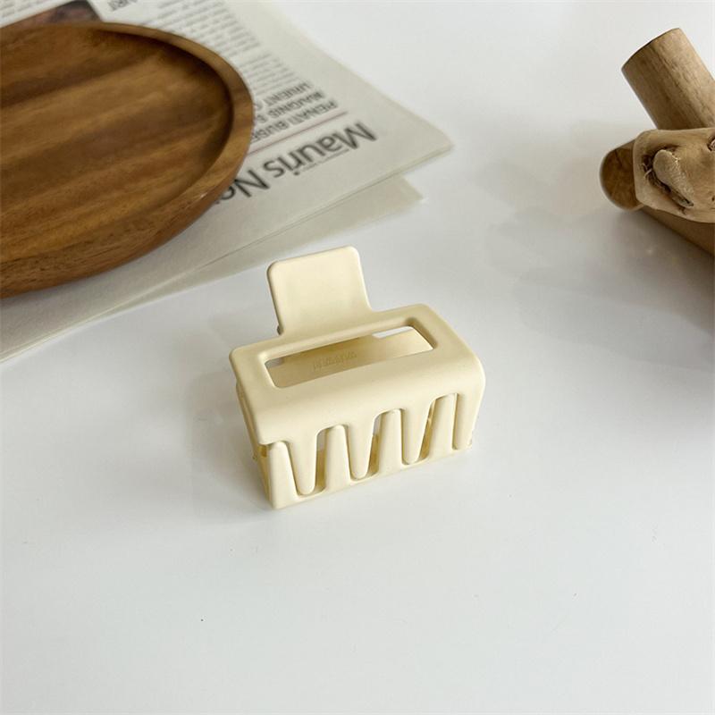 1Pcs Korean Coffee Beige Large Hair Claw Acrylic Hairpin Geometry Barrette Crab Hair Clips Headwear Womens Girl Hair Accessories