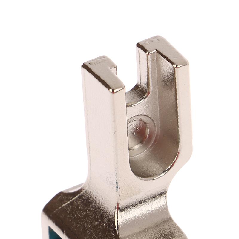 1ks Cd1/32'' 1/16'' Průmyslový šicí stroj Plastová Dvojitá kompenzační patka Šicí stroj s vázaným stehem Standardní patka