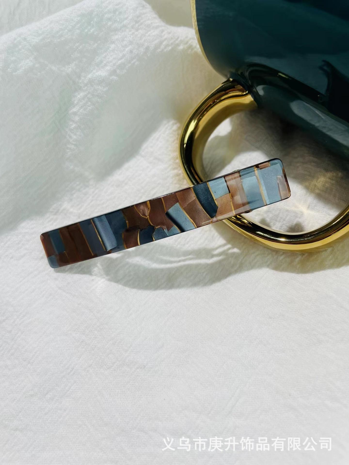 

Acetate Flat Hair Clip Barrettes for Women Durable Lightweight Hair Accessories with Strong Grip Suitable for Various Hair Types and Styles One size