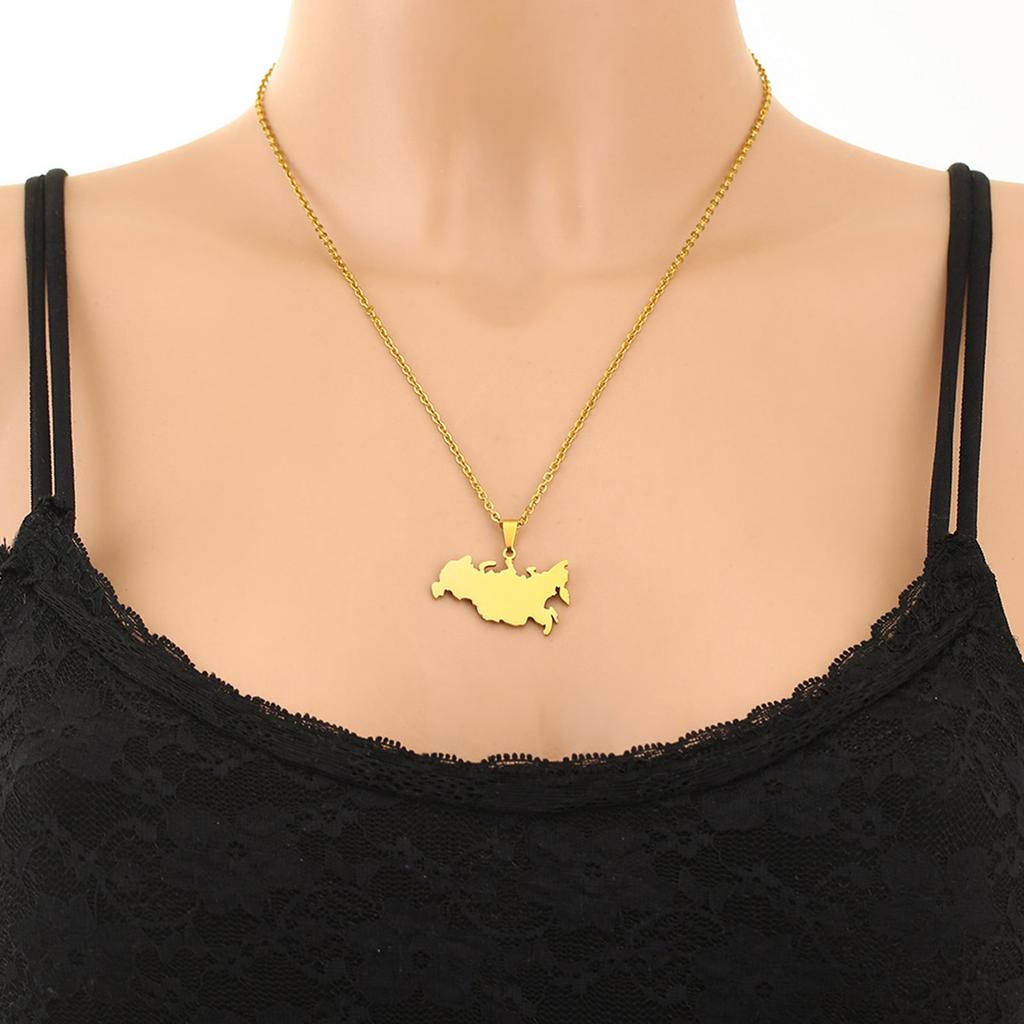 Fashionable Hollow Designs Russian Styles Sturdy Stainless Steel Chain Necklace Stylish Jewelry for Daily Wear