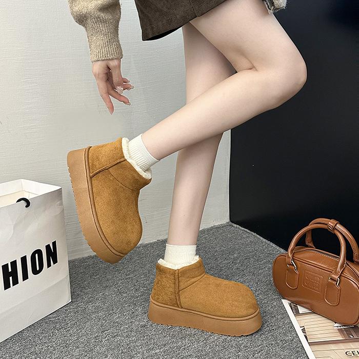 Thick-soled short snow boots women's fur integrated 2025 autumn and winter new piled thickened cotton boots bread Northeast cotton shoes