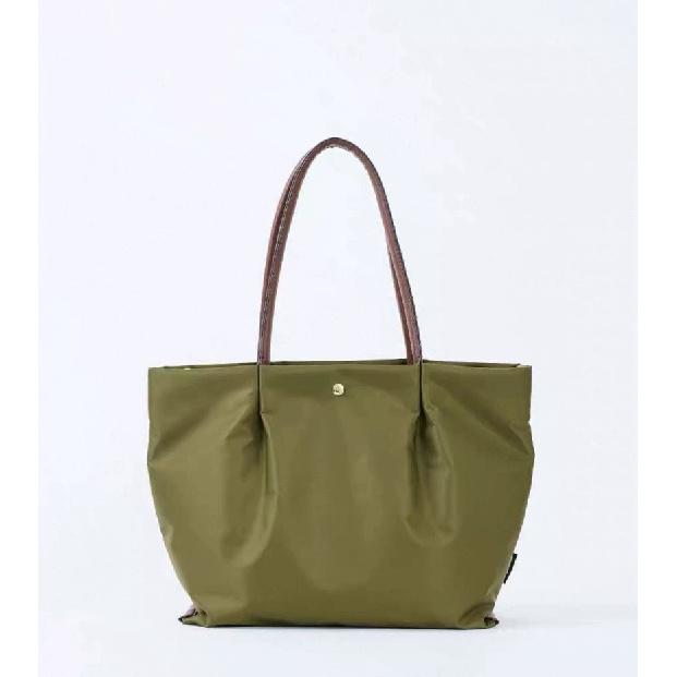 Water-resistant nylon tote bag for women, large-capacity handbag, lightweight commuter bag, Boston-style mommy bag