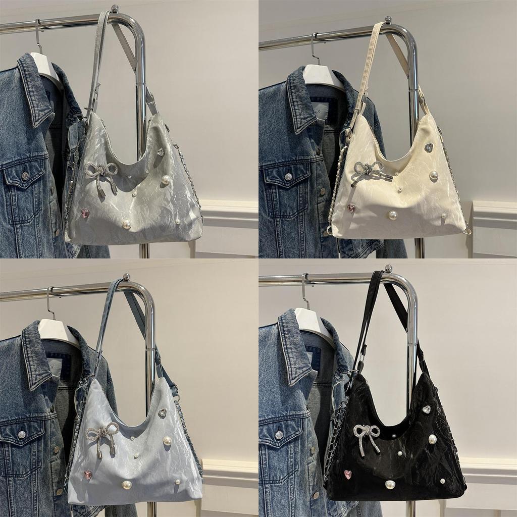 Fashionable Silver Bucket Bag With Pu Material For Daily Use And Street Style Appeal