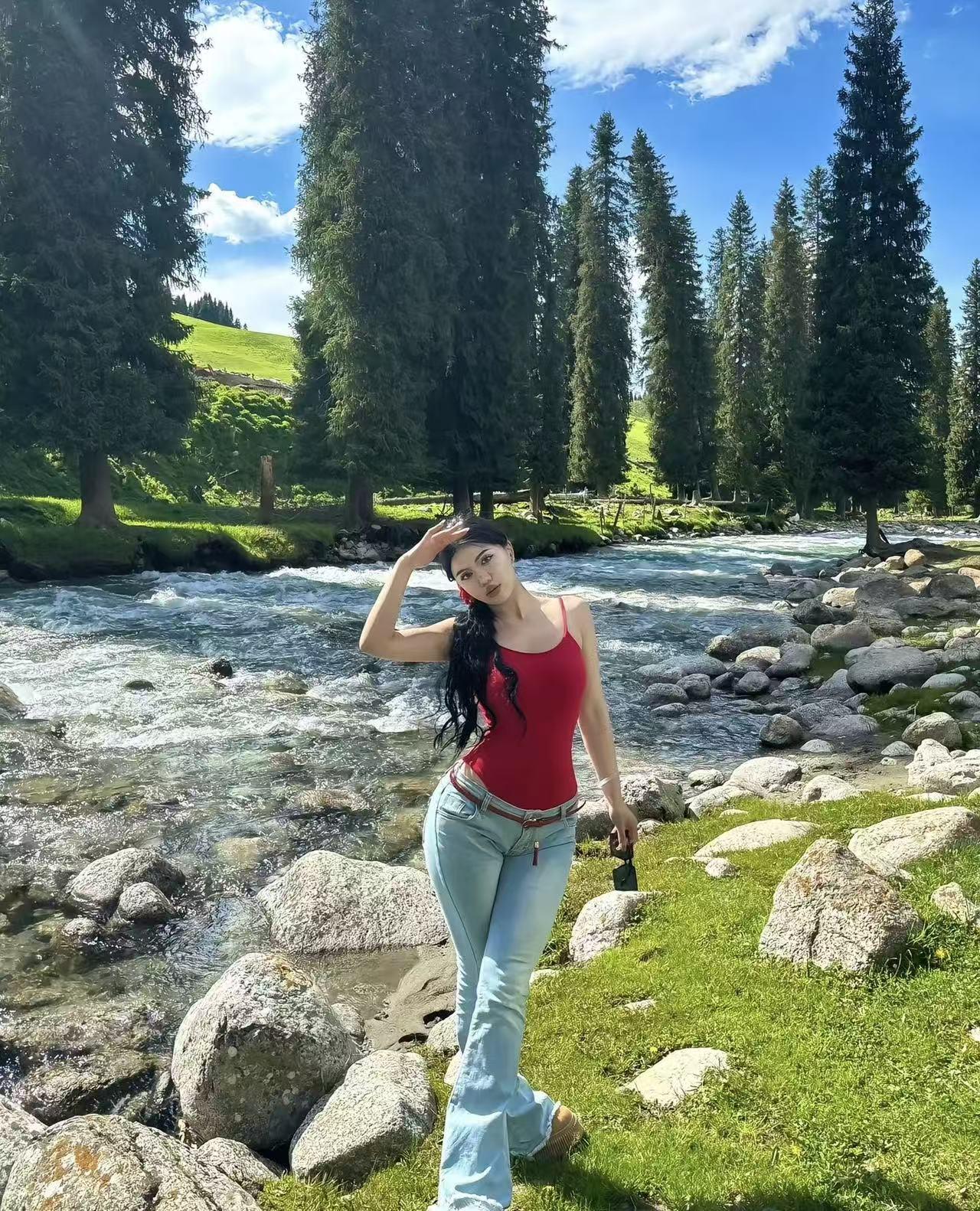 Топ-камзол на шнуровке без спинки: Тонкий летний топ без рукавов с чашечками One Size вино красного