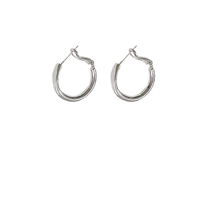 Metal C-shaped earrings without pierced ears + simple geometric round earrings cold wind personalized mosquito coil disc earrings