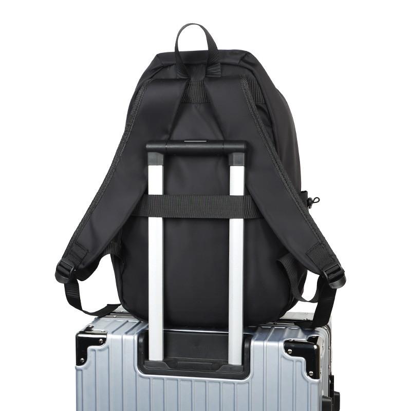 Mochila de Viaje de Nailon con Puerto de Carga USB para Hombres y Mujeres Adecuada para Portátiles de 15,6 Pulgadas