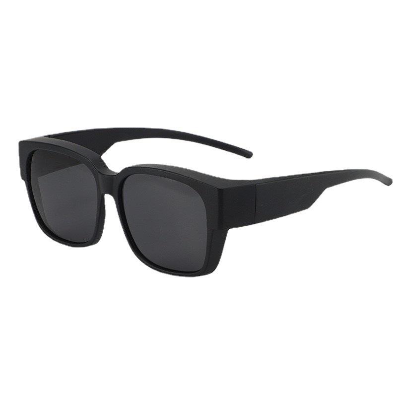 Trendy Polarized UV Protection Clip-on Sunglasses for Nearsighted Drivers