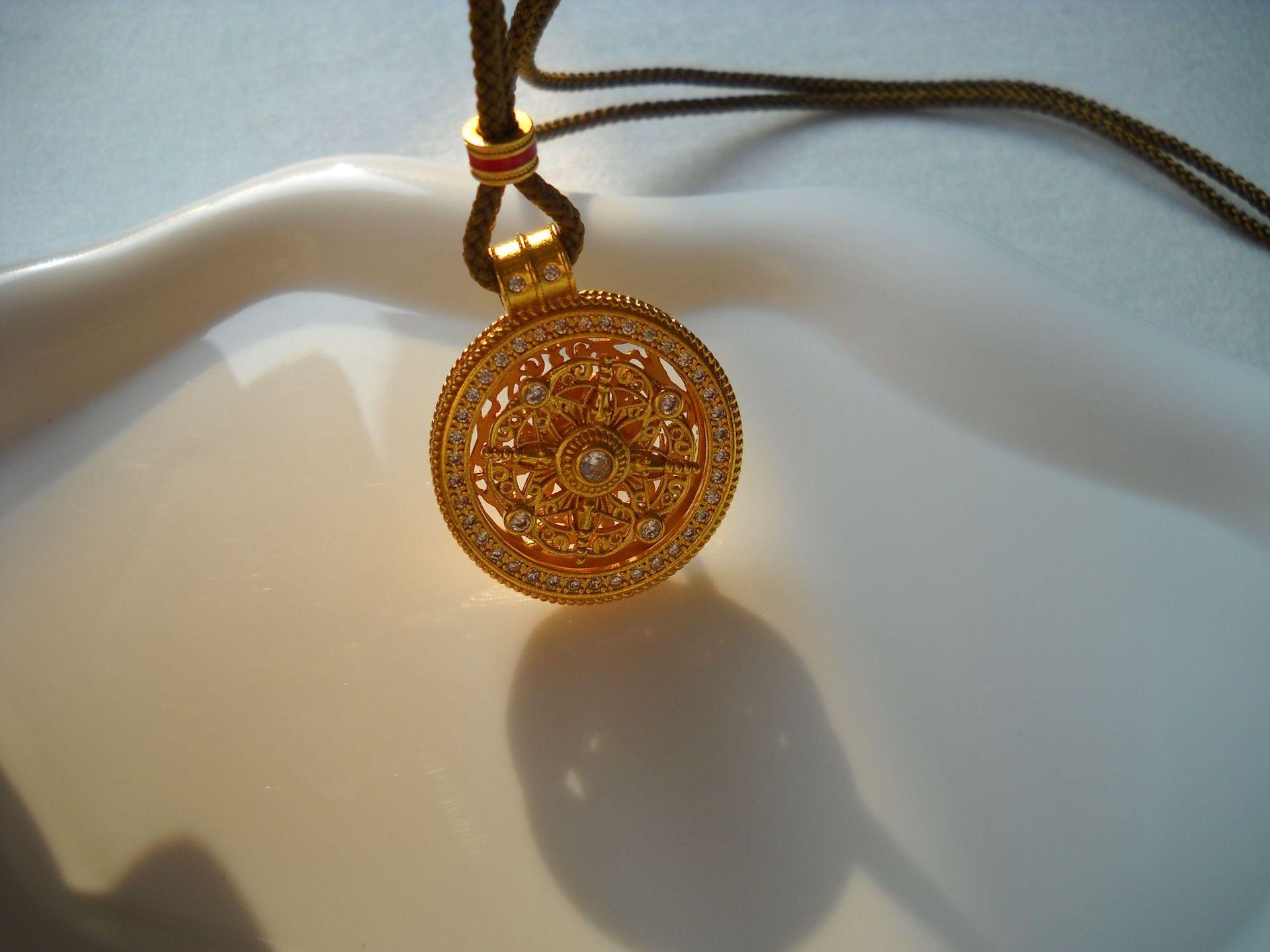 New Chinese-Style Hollow-Out Rotatable Diamond-Encrusted Sand Gold Eight Treasures Compass Necklace Sweater Chain Batch