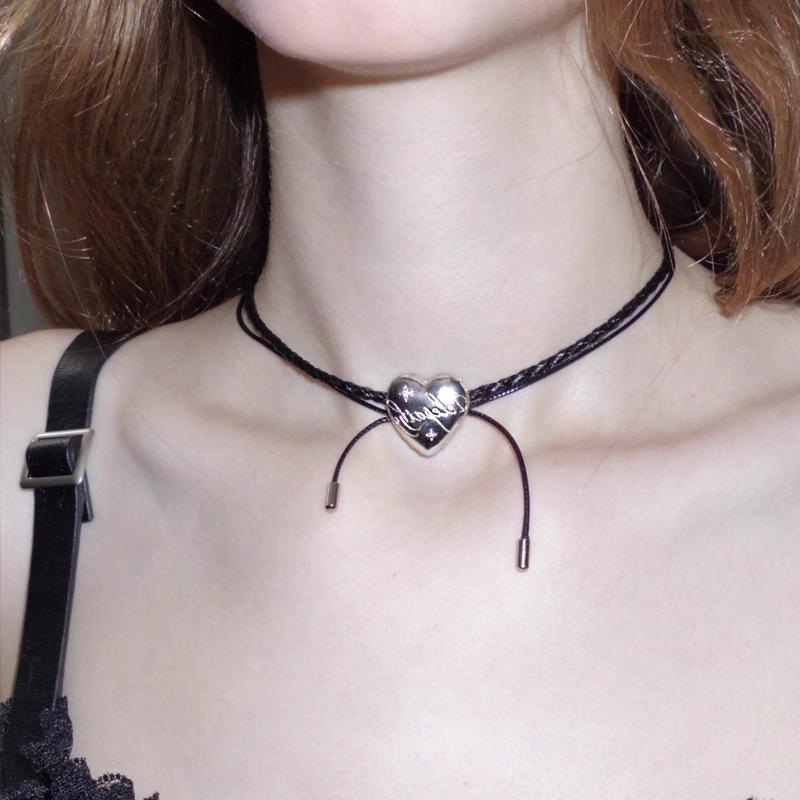 Double-Layer Leather Love Pendant Necklace Female Niche Design Sense Simple Personality Light Luxury Versatile Neck Chain Collarbone Chain