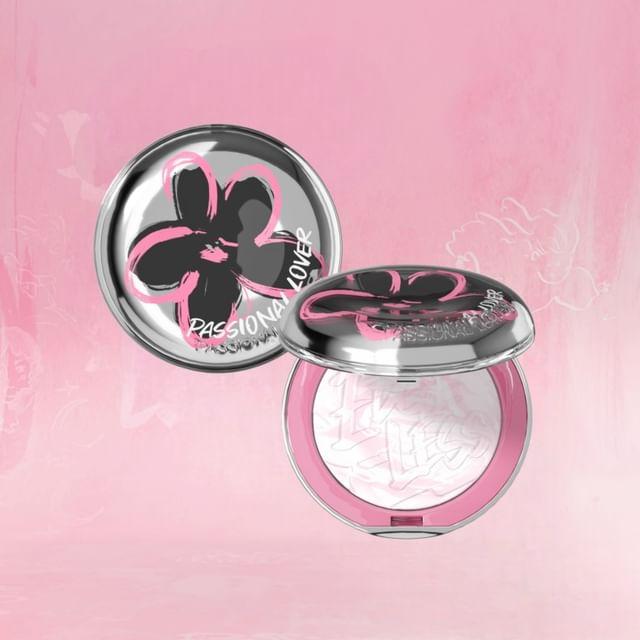 PASSIONAL LOVER - Light Transparent Nude Skin Pressed Powder Mini Graffiti Edition W02 Pink - 4g