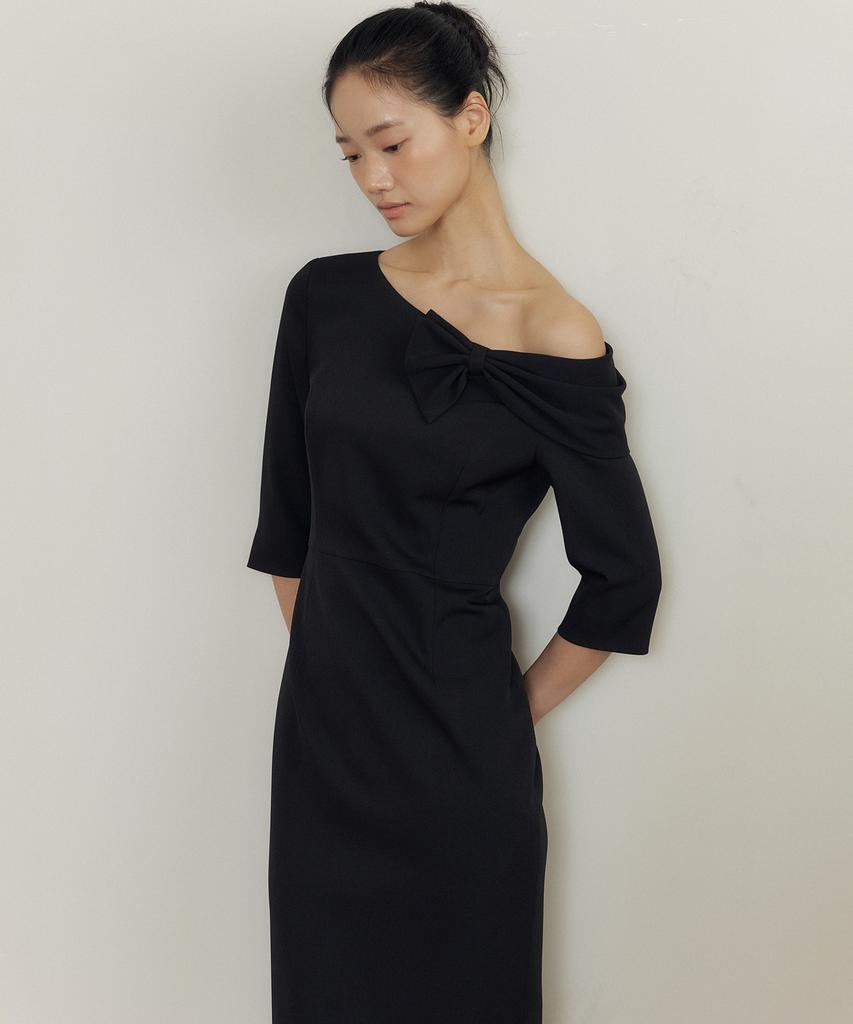 Lucirju One-Shoulder Ribbon Drape Dress (Black)