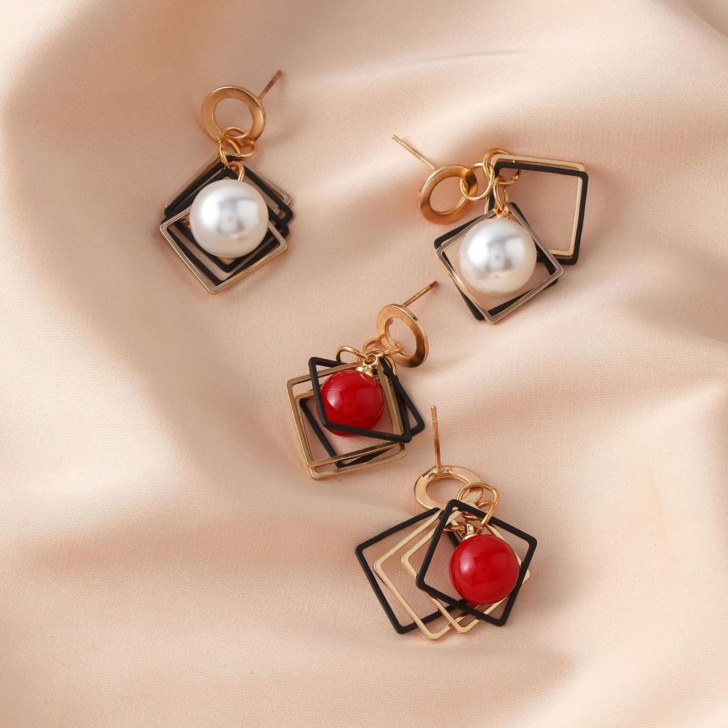 Pearl earrings retro temperament earrings design sense earrings silver needle French red versatile