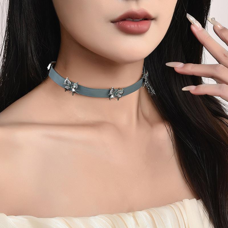Asif Schmetterlings-Choker-Halskette mit Palladium-Anhänger für modebewusste Frauen