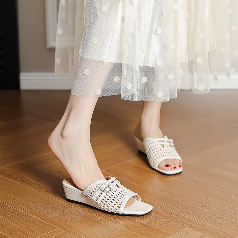 French retro wedge slippers women's summer new camellia woven hollow heightening sandals Xiaohongshu explosion