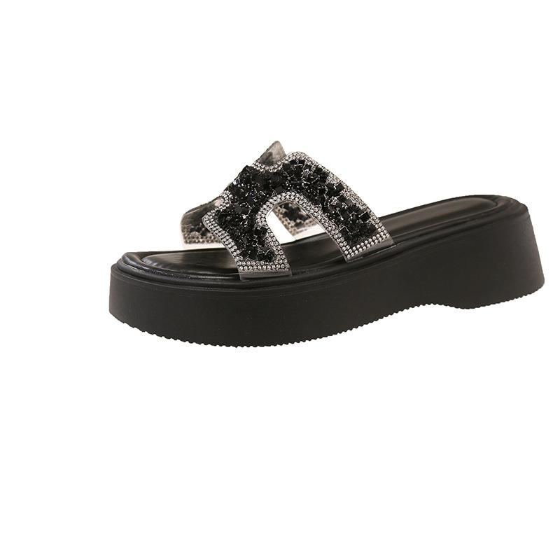 

Thick bottom super fire Internet celebrity non-slip cool slippers women s summer wear fashion 2025 new seaside beach one-word drag 40
