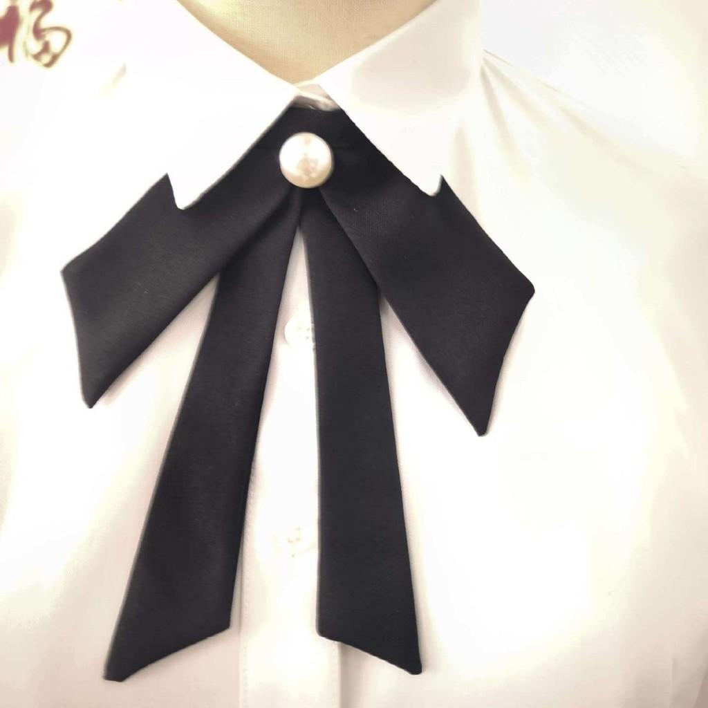 College Style Bow Tie For Women With Geometric Pattern In Silk Blend For Office And Casual Wear