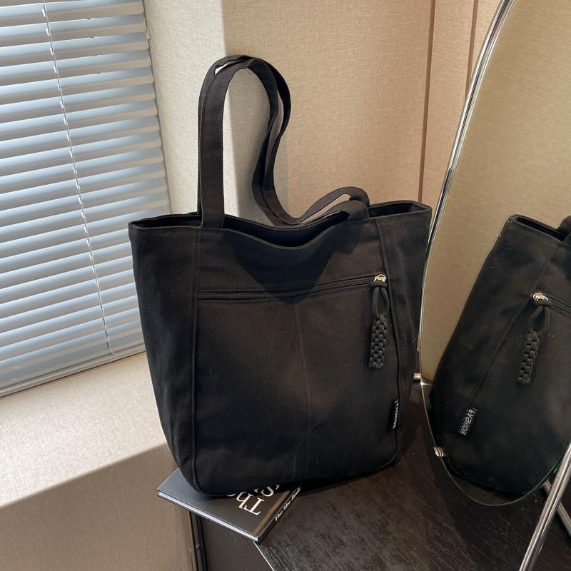 Stylish Lightweight Large Capacity Commuter Tote Bag For Women Trendy Canvas Shoulder Bag