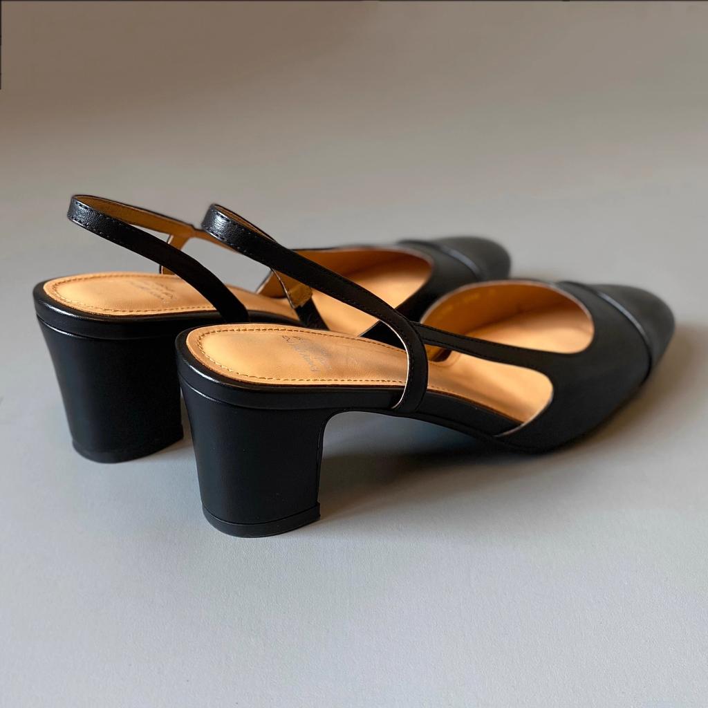 Women's Leather Coarse Heel Sandals Commuting Single Shoes