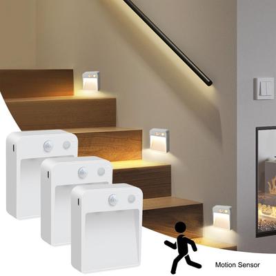 Confezione da 1/2/3 pezzi sotto il letto Luce notturna Corridoio Scale Luce Sensore di movimento Decorazione della stanza Lampada a LED Illuminazione interna Lampada da parete Batteria o porta micro USB