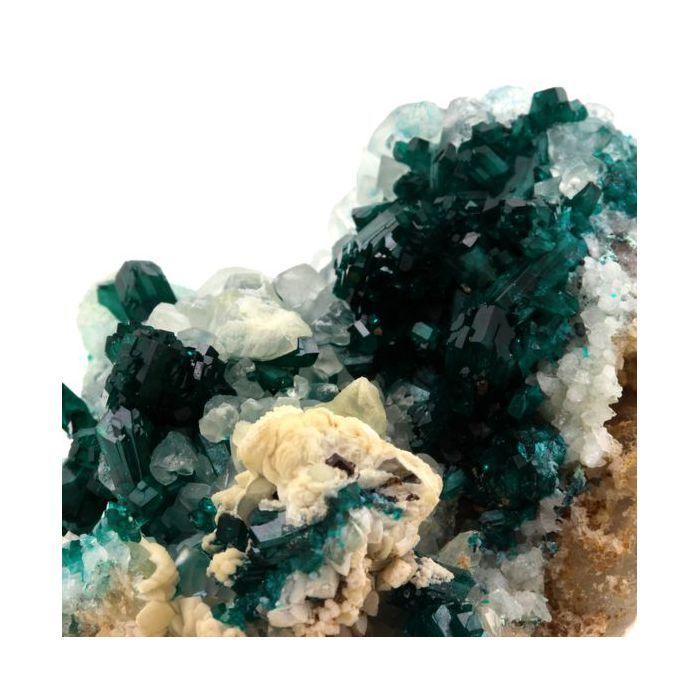 Pierres et Minéraux. Dioptase + Calcite. 1398.5 ct. Kaokoveld Plateau, Namibie.