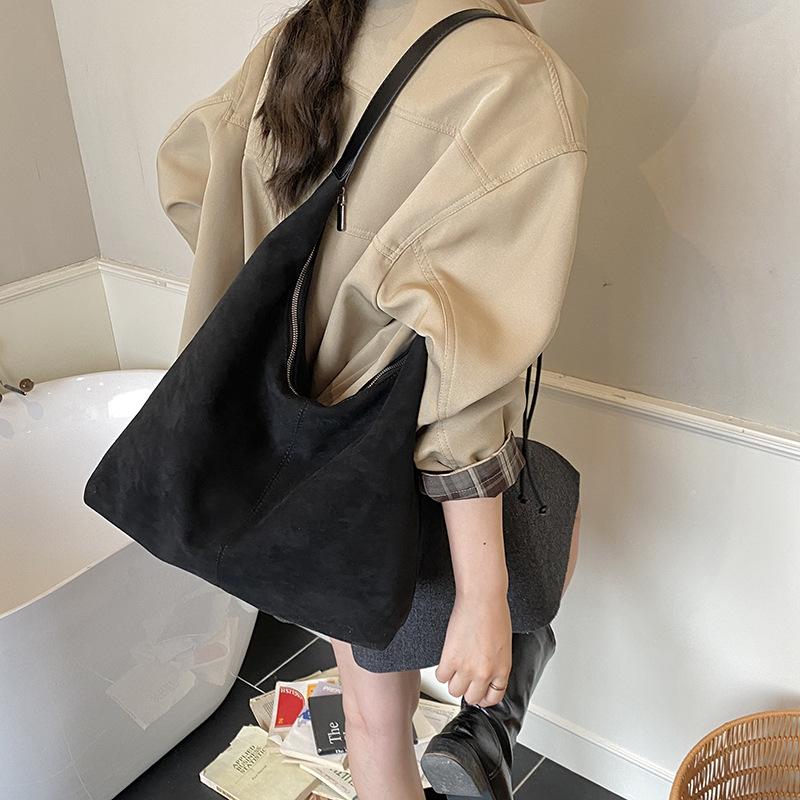 Suede Bag Women's 2025 New Trendy Fashion High Sense Retro Commuter Shoulder Bag Large Capacity Tote Bag