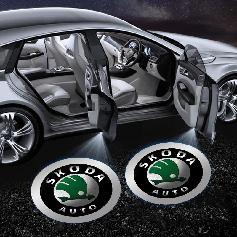 2 stk Bildør Emblem Lys LED Velkomstlampe Trådløs Laserprojektor For Skoda Octavia MK2 MK3 2 3 A7 Fabia Karoq Kodiaq Superb Rapid Kamiq