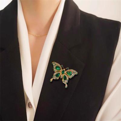 Classic Exquisite Butterfly Brooches Pins Women Shiny  Insect Lapel Pins Badges Party Banquet Jewelry Accessory Gift