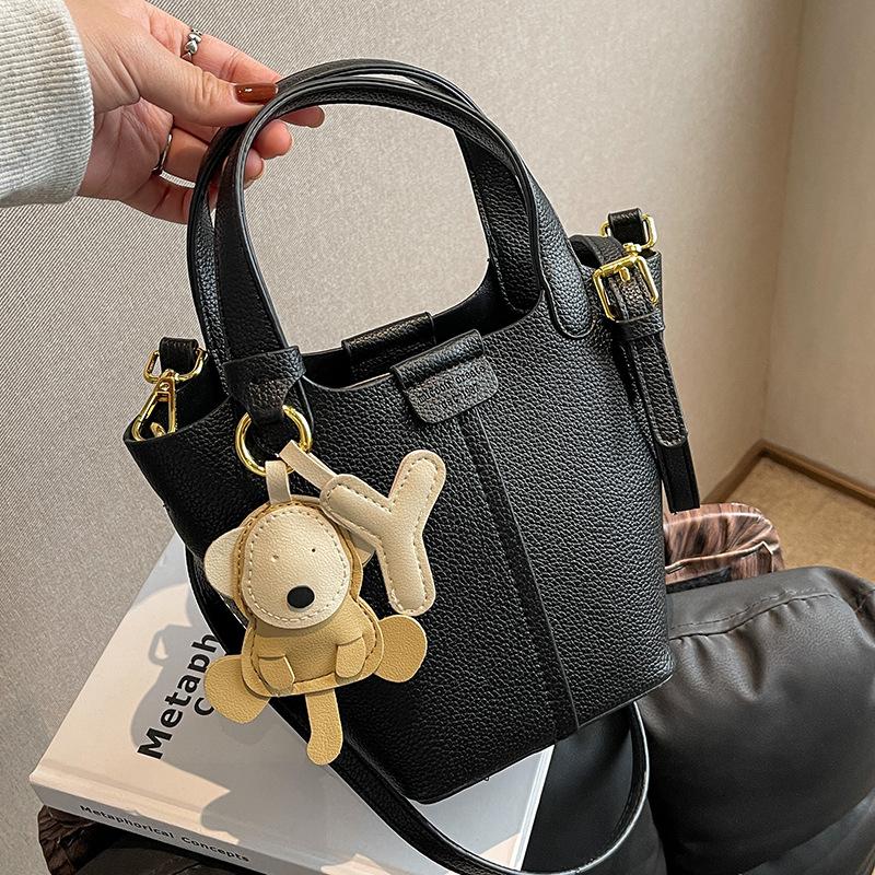 Stylish, Simple and Large-capacity Portable Bucket Bag, High-end Foreign-style Small Bag, Women's 2025 New Shoulder Messenger Bag