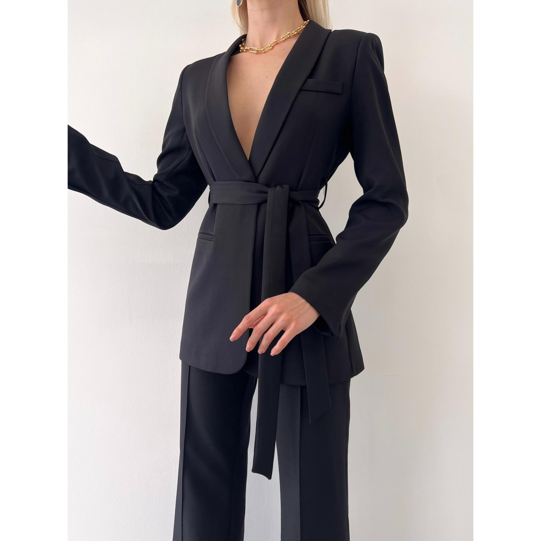 

Похоронный женский костюм