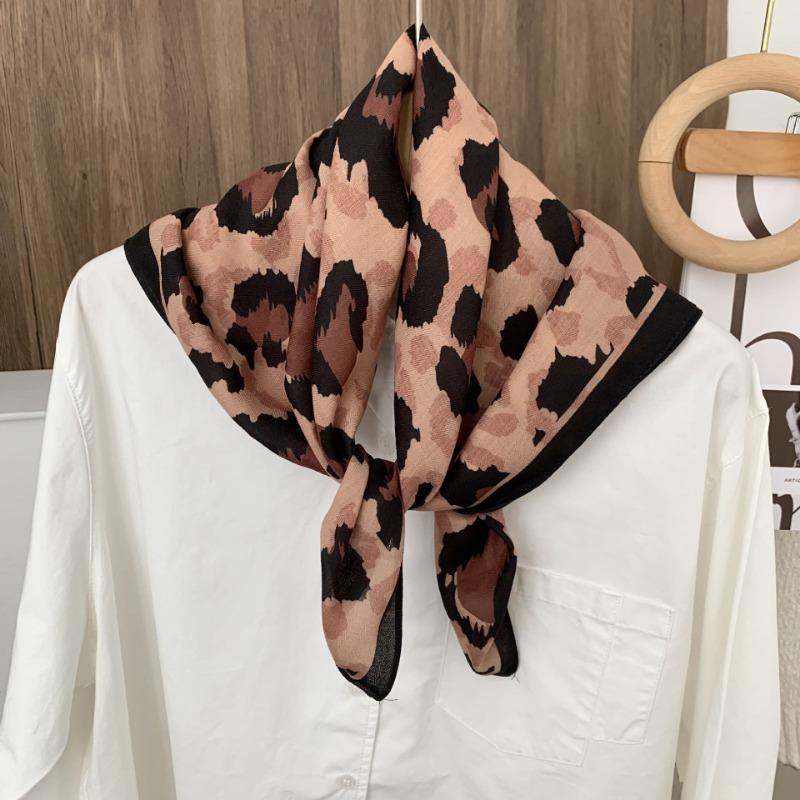 Square scarf new neck scarf scarf small shawl travel bag headscarf versatile cashew flower silk scarf