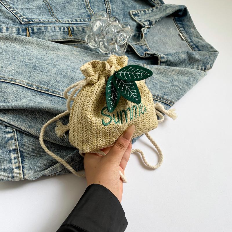 

Проста і модна невелика сумка літо 2024 новий тренд сумка через плече проста і модна сумка-месенджер casual bucket bag