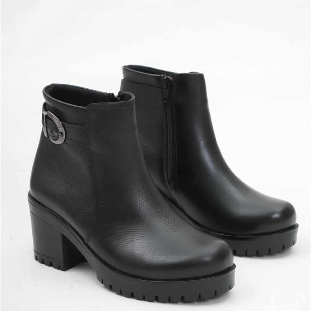 

Женские сапоги из натуральной кожи 36 чёрный