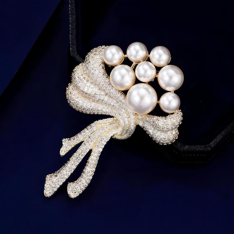 Light Luxury Hand-held Bouquet Brooch, Feminine Pearl Brooch, Elegant and Exquisite Brooch
