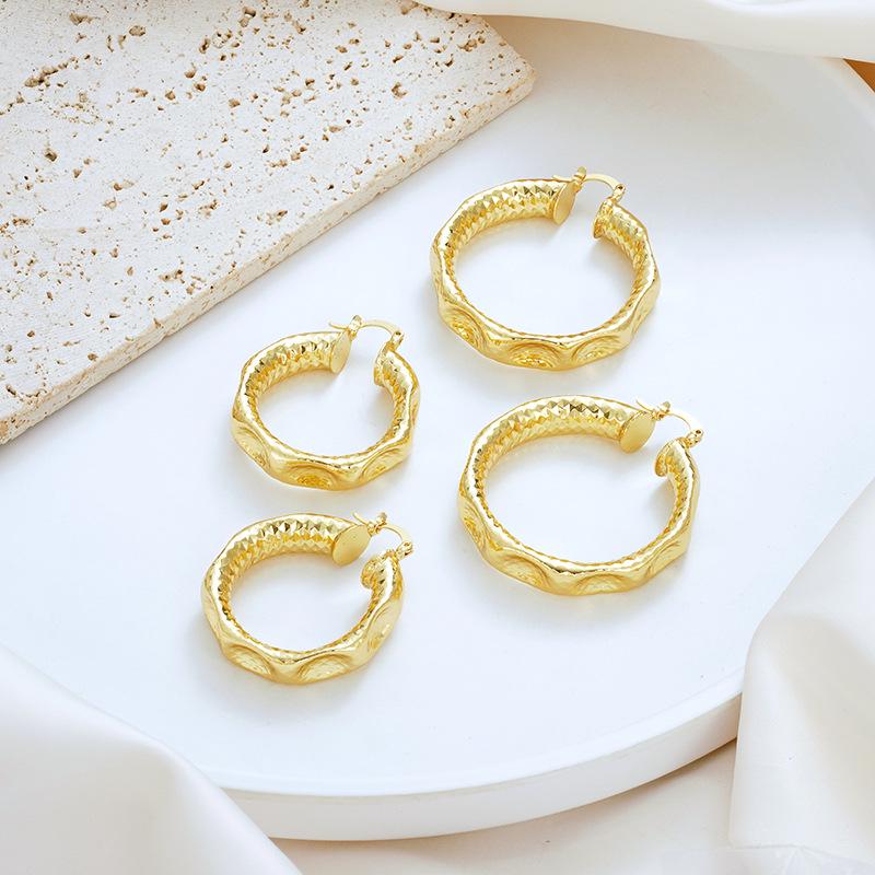 European & American Retro Large Hoop Earrings - Light Luxury, Gold & Silver Versatile Design, Statement Ear Ornaments