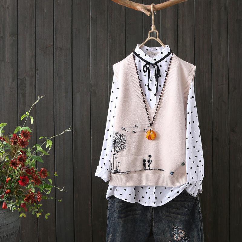 

В’язана жилетка з V-подібним вирізом. Викрійка «Закохані під деревом». Жіночий в’язаний пуловер. Однотонна в’язана сорочка. M абрикосовий