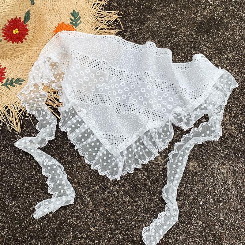 1 Piece of White Lace Triangular Headscarf, Women's Exquisite Embroidery, Cotton Toe Cover, Fart Curtain, Seaside New Style