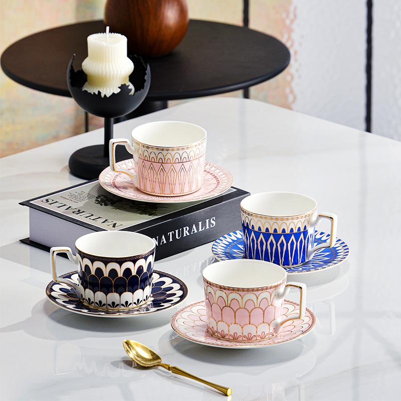 European Style Gold Edged Bone China Coffee Cup with Dish Office Light Luxury Ceramic Mug Afternoon Tea Cups Household Drinkware